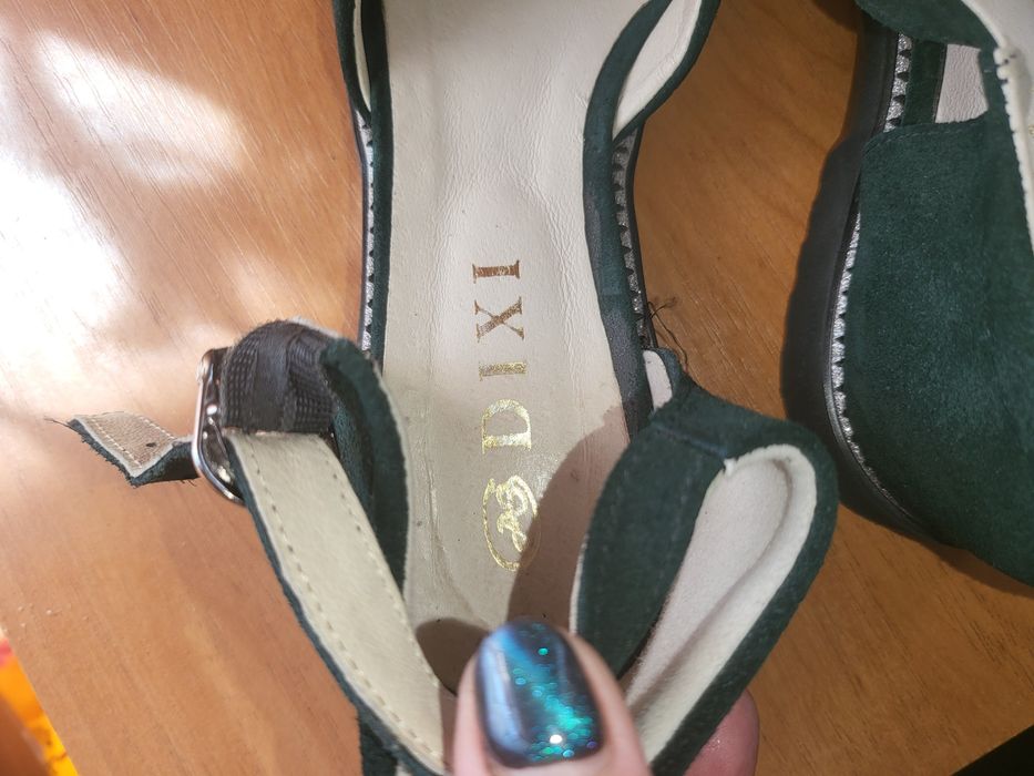 Продам туфли  замш