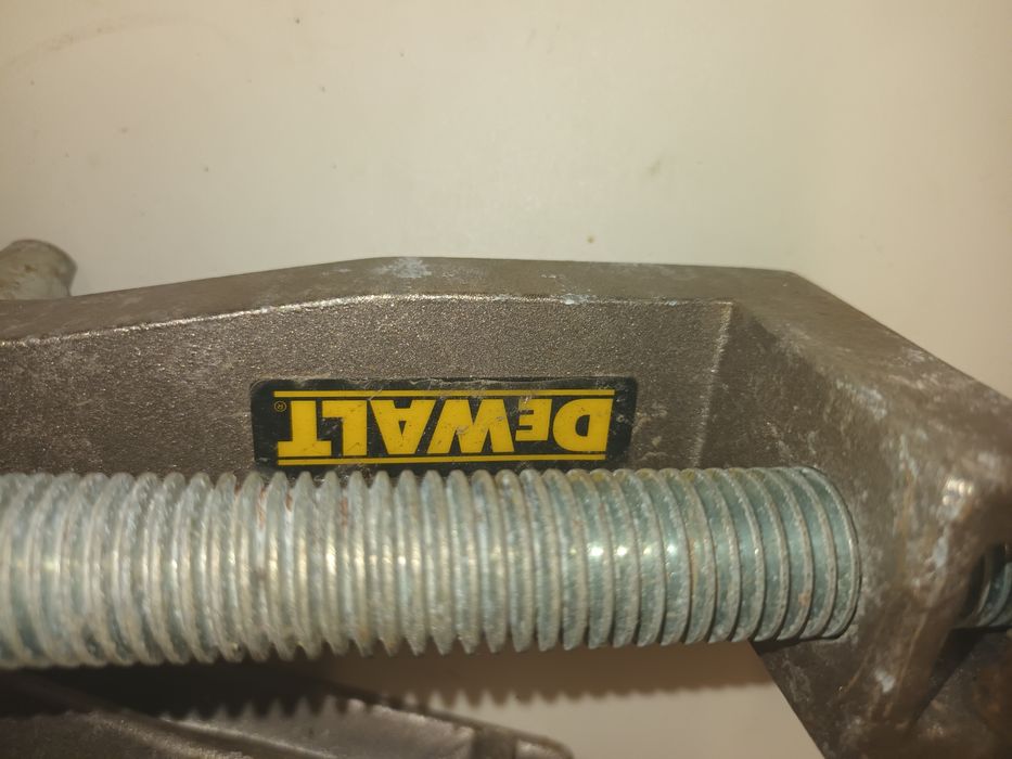 braçadeira DeWalt