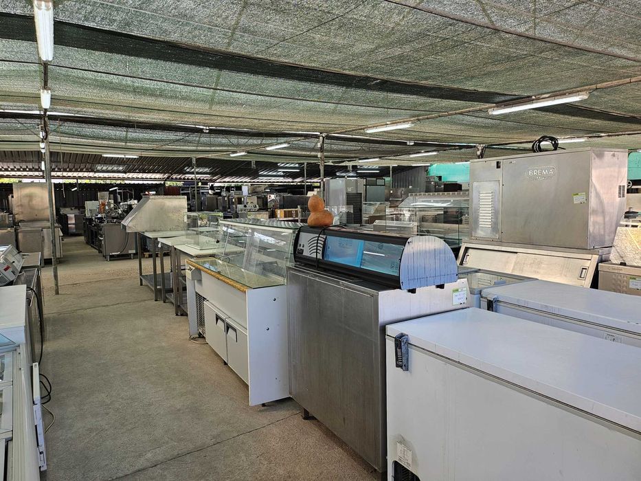 Máquinas de lavar, fritadeiras, grelhadores... Tudo para hotelaria