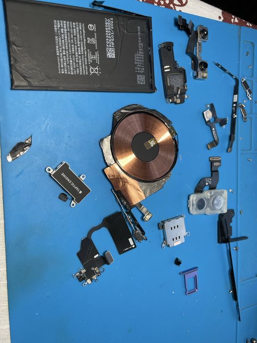 Деталі iphone 12 розбор