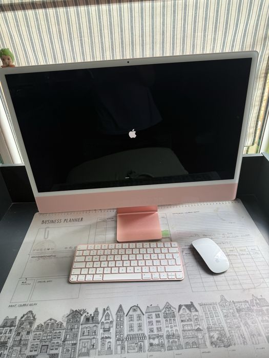 iMac with Apple M3 chip  rok 2023