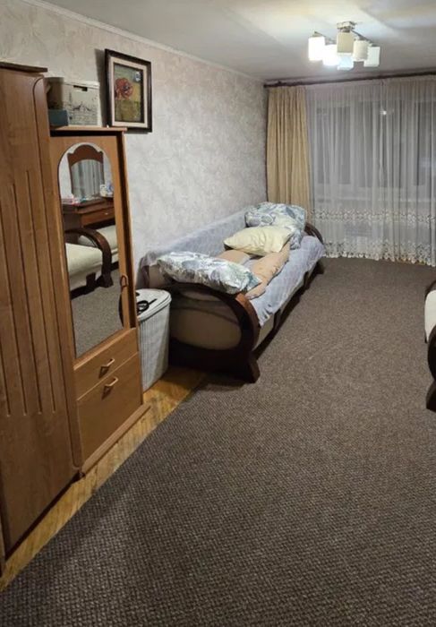 Здається кімната на проспекті без рієлтера