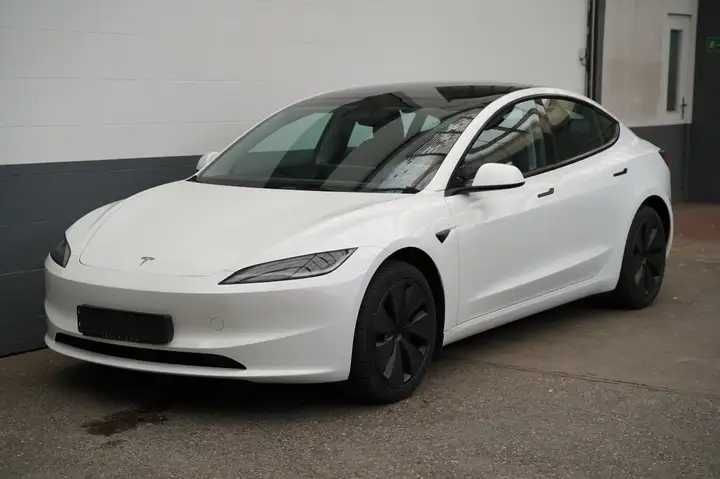 Tesla model 3 2024