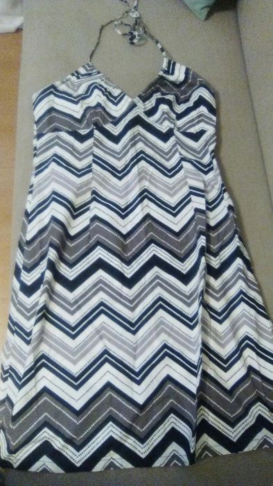 Wietrzenie szafy!-sukienki /M