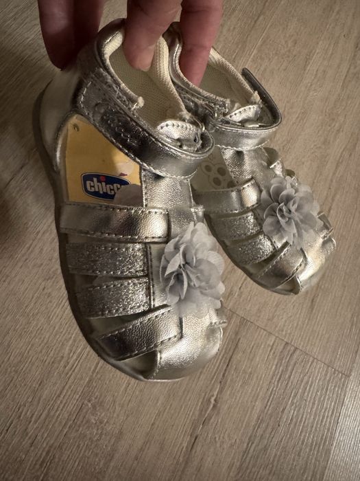 Дитячі кеди/мокасини/сандалі/босоніжки/крокси/шльоп skechers з мигалками світять р 23 устілка 14-15 см chicco