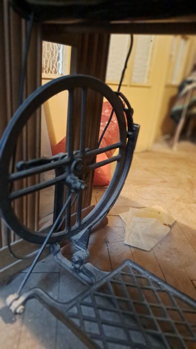 Maszyna do szycia ze stolikiem Csepel 30