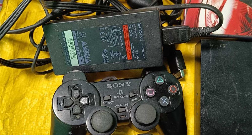 Playstation 2 slim SCPH-77000 рабочая , японская версия с комплектом +