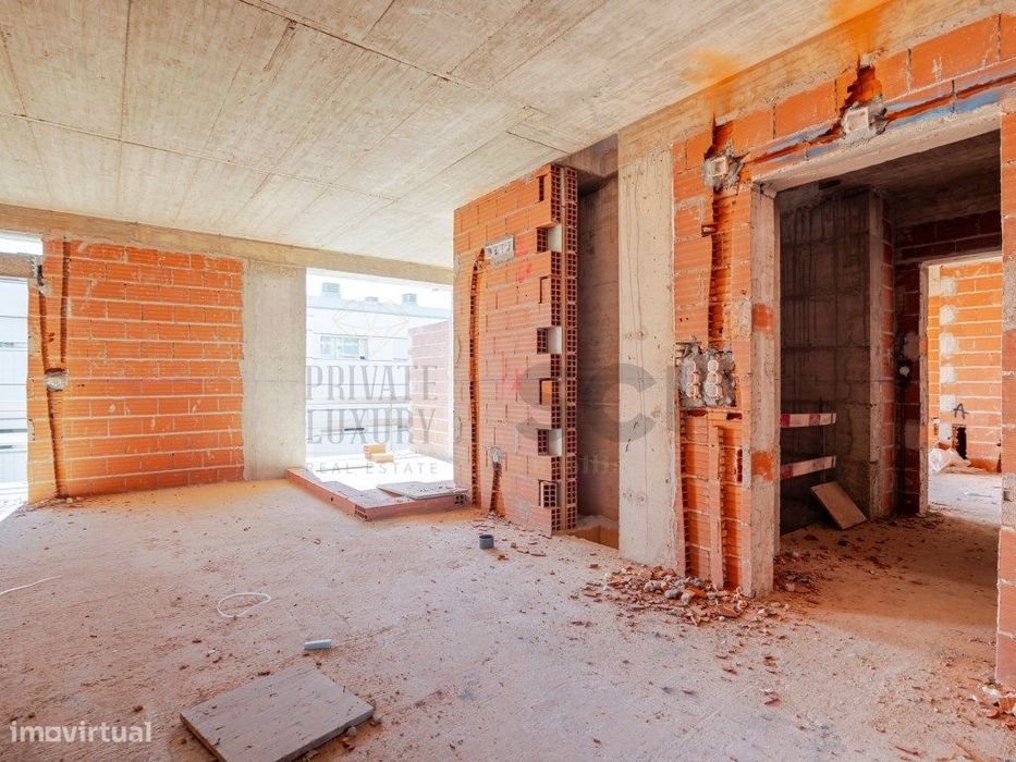 Apartamento T3, 2 lug. parqueamento e terraço em Portimão
