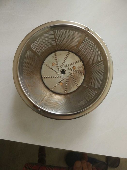 Соковыжималка   "Мрія".