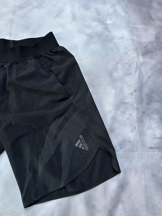 Spodenki sportowe czarne do biegania szorty Adidas Aeoready