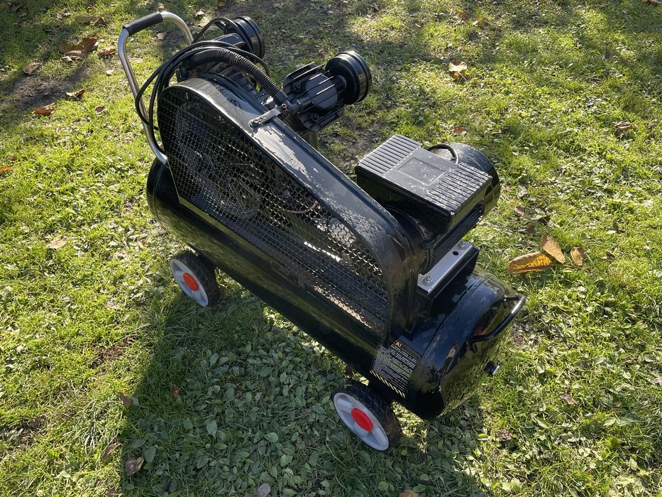 Новий компресор Dnipro m на 100літрів