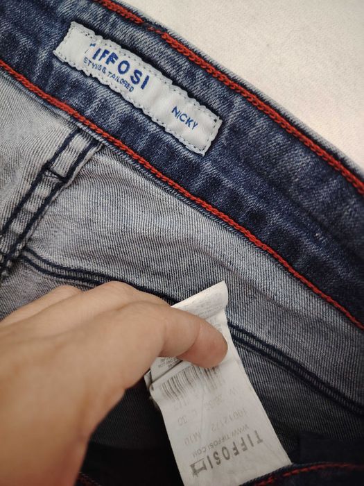 Roupa usada em bom estado