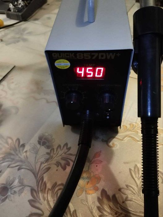 Паяльна станція Quick 857DW+
