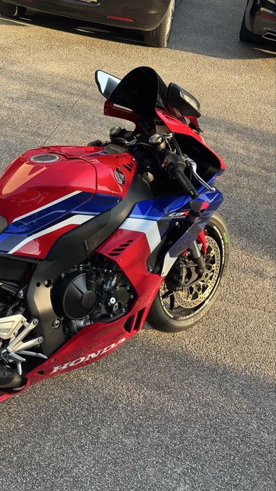 Honda CBR1000RR-R Fireblade + Extras