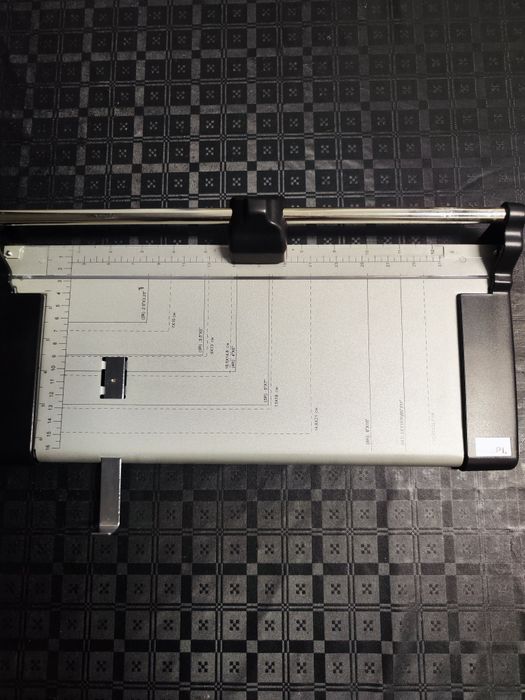 Guilhotina ou cortador de papel da Elepi