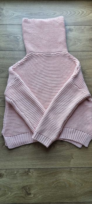 Gruby zimowy sweter marki Zara