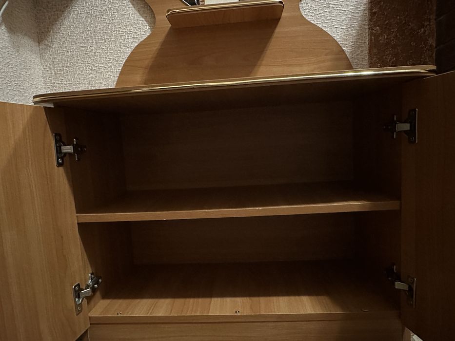 Шафа з дзеркалом в передпокій (самовивіз)