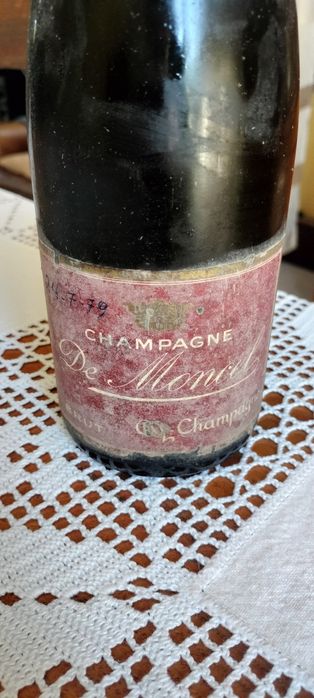 Champanhe brut, zona de Ay