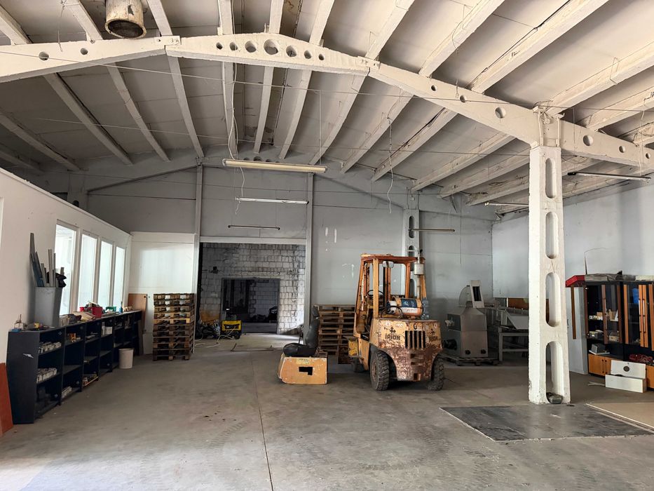 Magazyn Jeżyce 540 m2 + biura 130m2