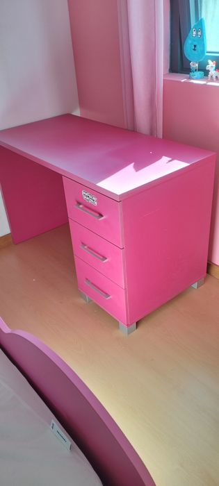 Secretaria de menina
