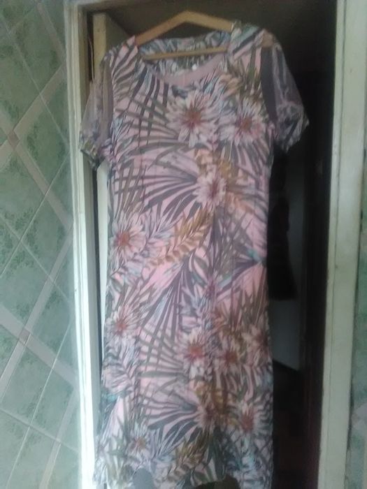 Продам летние платья