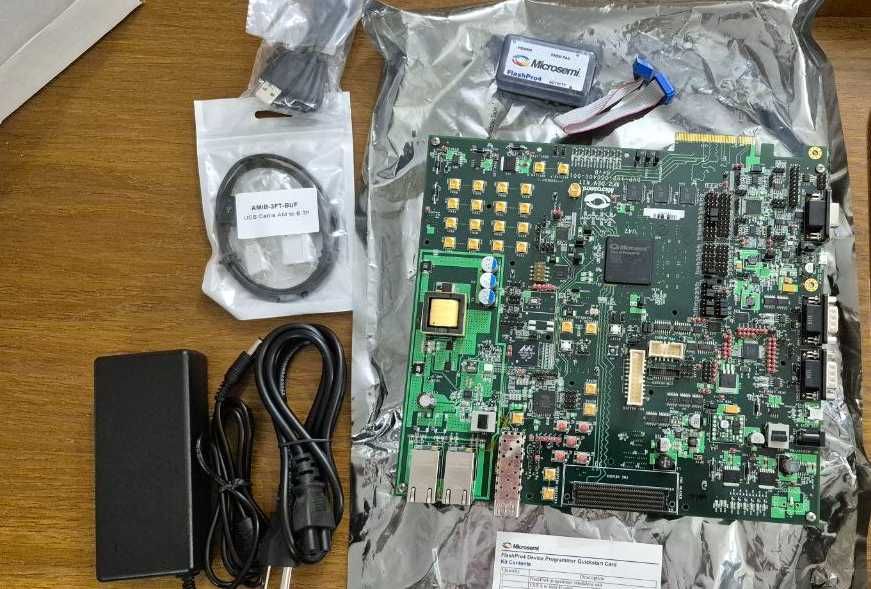 Плата SmartFusion2 Advanced Development Kit (M2S050)