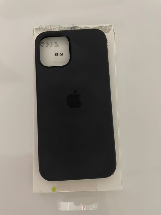 Capa silicone preta Apple MagSafe iPhone 12 /12 pro, óptimo estado.