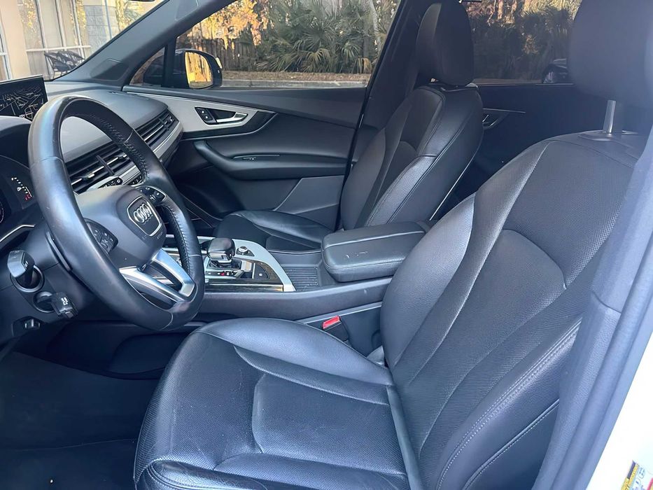 Audi Q7      2019
