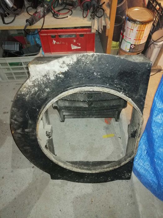 Wpust żeliwny kratka D400