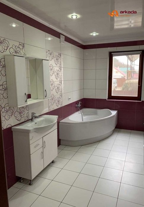 Продаж будинку з неймовірним краєвидом + комерція