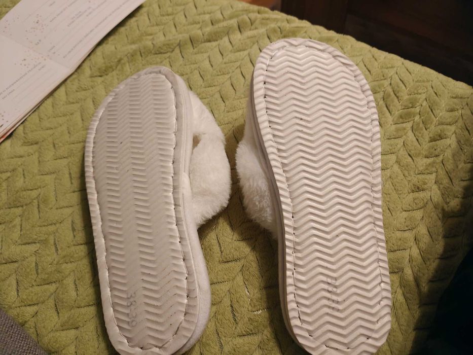 Kapcie ślubne białe