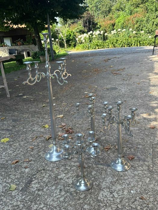 Castiçais de mesa e altos