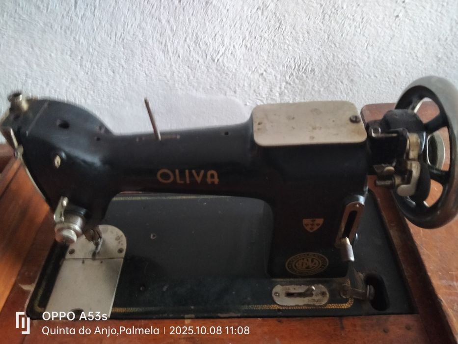Máquina de costura Oliva