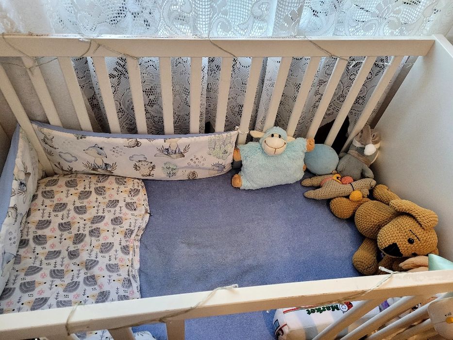 Łóżeczko niemowlece biale