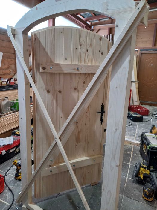 Dzwi drewniane, gospodarcze, piwniczki na wymiar piwnicy domków letni