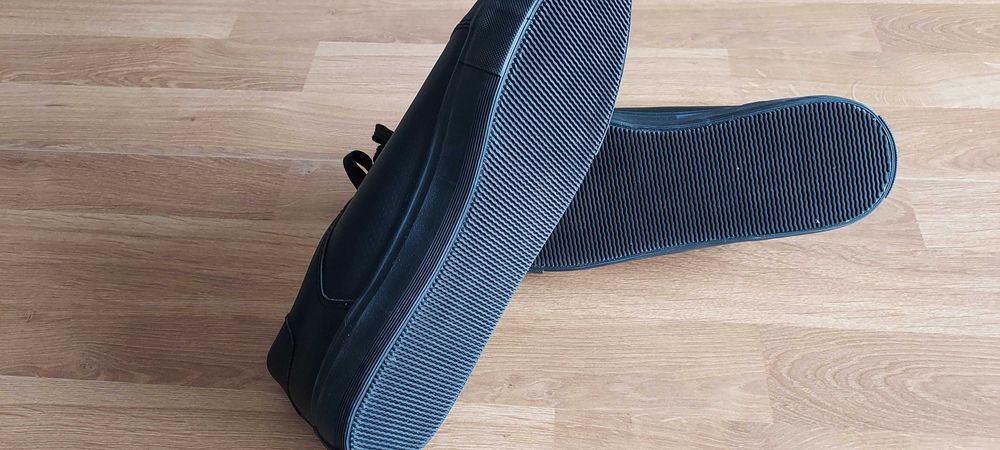 Vende Sapatilhas Pretas Paul & Bear