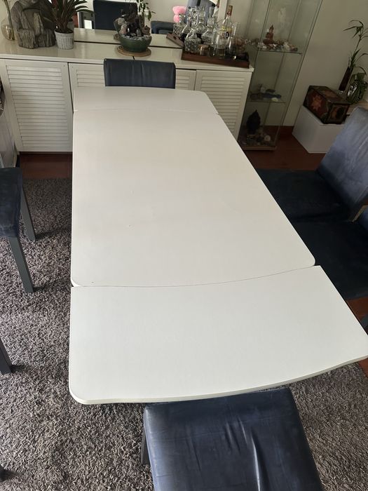 Mesa branca em bom estado