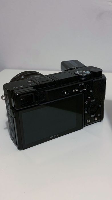 Câmera Sony A6400 + Lente 16-55 Sony + SD + 5 Baterias