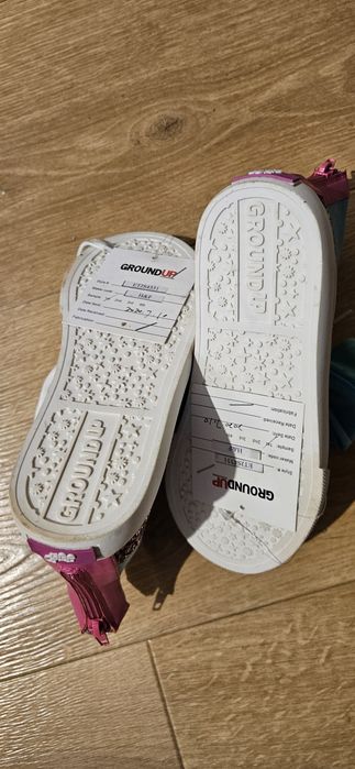 Sprzedam nowe buty dla dziewczynki