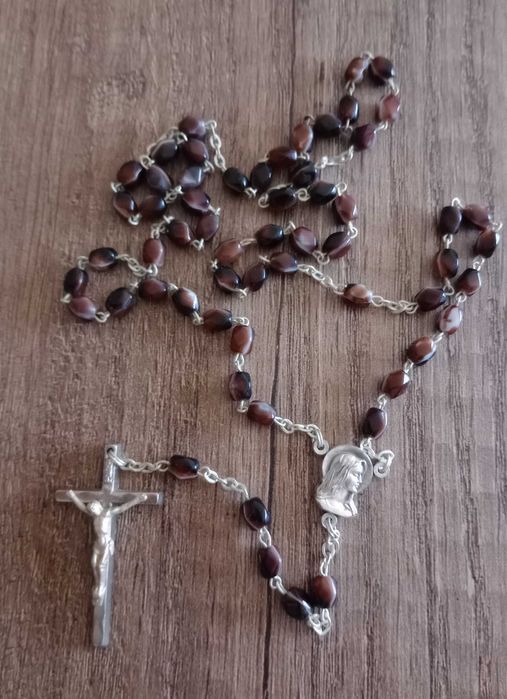 Terço / Rosário, pedras losangos, castanhas - Antigo mas Novo