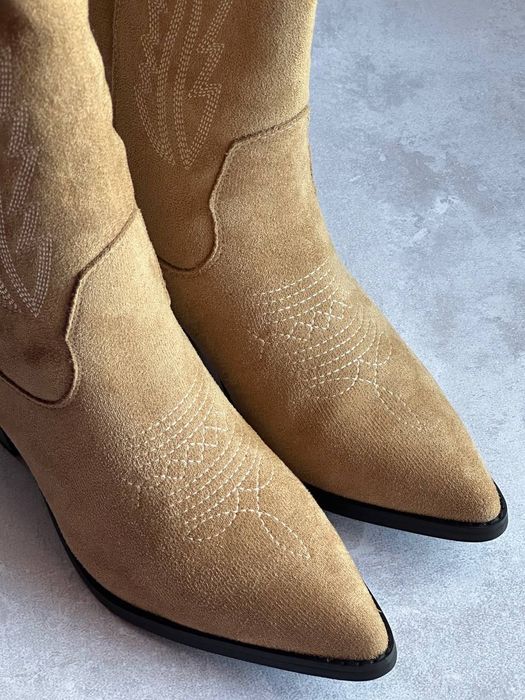 Жіночі чоботи козаки 36–40 бежеві замшеві | ковбойські western