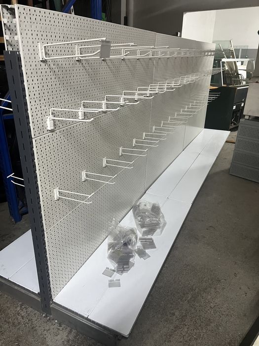 Estante com 108 ganchos dupla composta por 3 modulos total 4.01mt