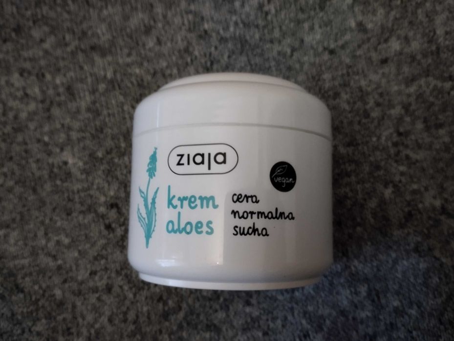 ZIAJA Krem nawilżający witaminy - 100 ml   95% składników naturalne
