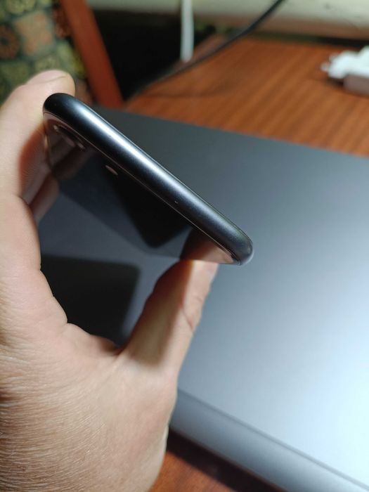 Iphone 8 64gb в хорошому стані