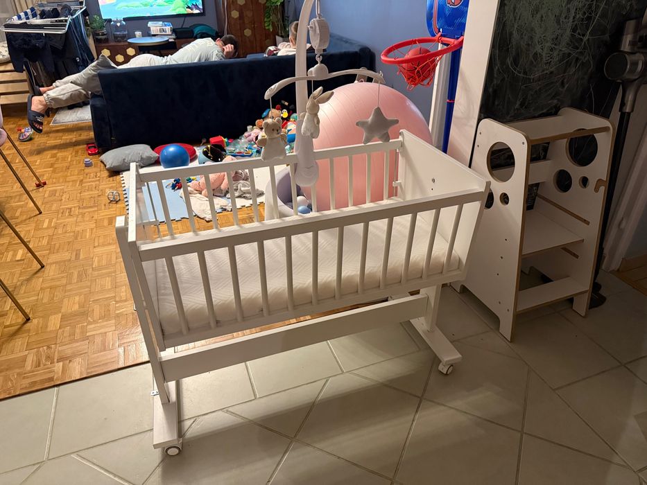 Kołyska z karuzelą