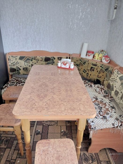 Продам кухонний куток, 2 крісла