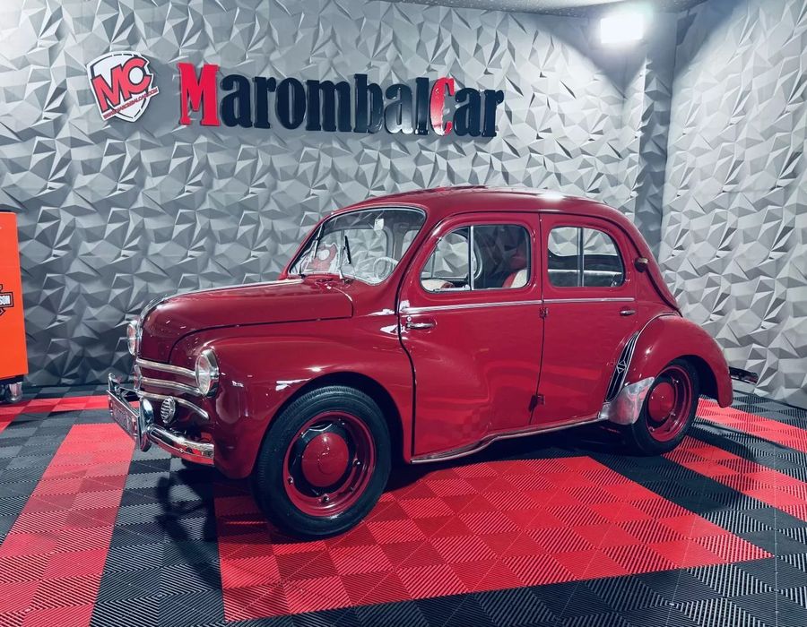 Renault 4 CV Ladybug