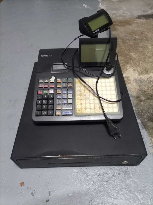 2 Registadoras com gaveta.