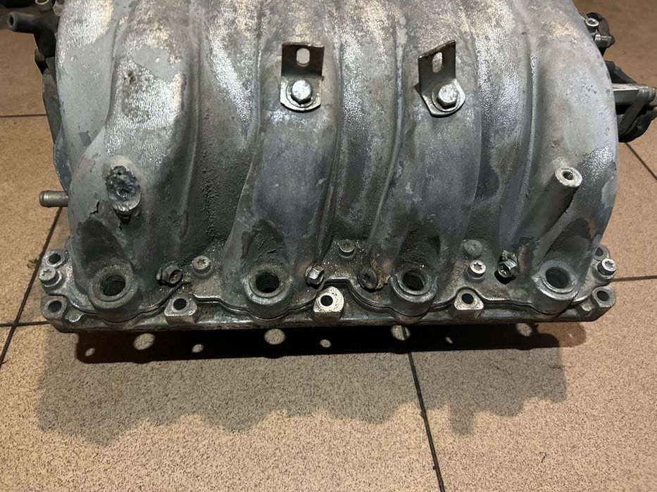 Kolektor ssący duża Przepustnica Audi A8 S8 D2 D3 A6 S6 C5 4.2 V8…