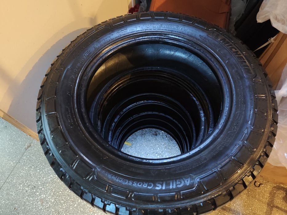 Michelin agilis cross climate 225x65x16 C wielosezon